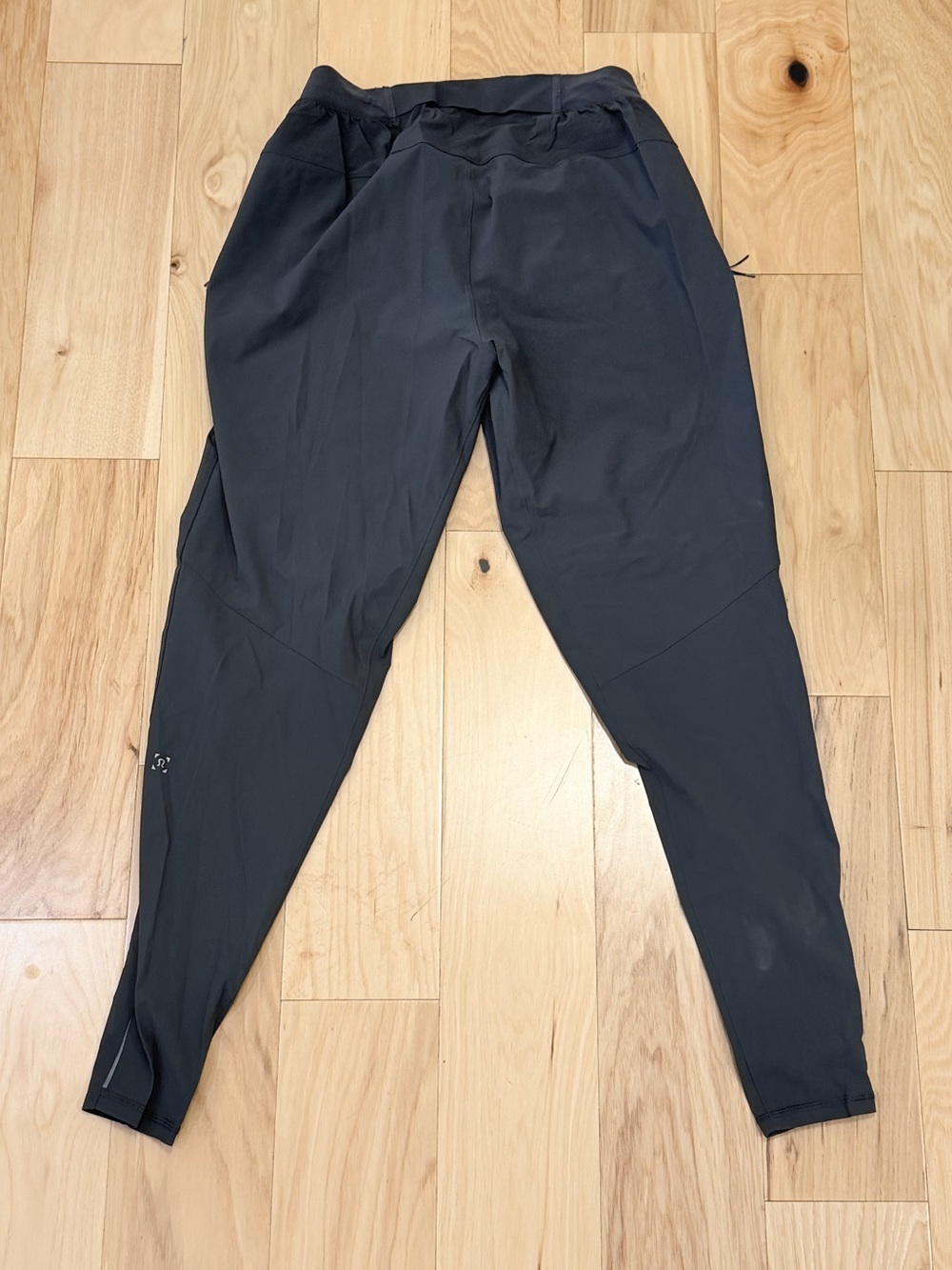 LIKE NEW Lululemon Men’s Surge Hybrid Pant Jogger